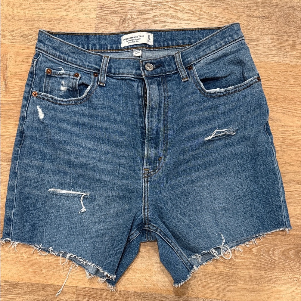 Abercrombie & Fitch Women’s Curve Love Cut off shorts, Size 30